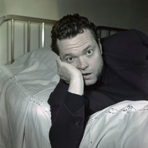 Lo Sguardo di Orson Welles: un primo piano del celebre artista