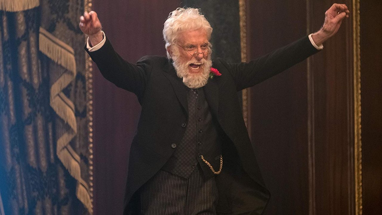 Dick Van Dyke in una scena di Il ritorno di Mary Poppins