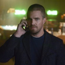 Supergirl: Stephen Amell in una scena di Elseworlds, parte 3