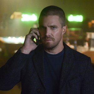 Supergirl: Stephen Amell in una scena di Elseworlds, parte 3