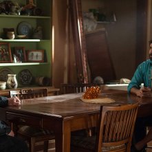 Bumblebee: Pamela Adlon, John Cena, Stephen Schneider in una scena