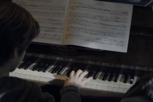 Nelle Tue Mani - Trailer Italiano