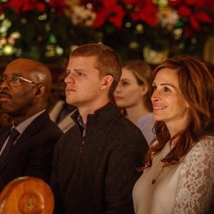 Ben Is Back: Julia Roberts insieme a Lucas Hedges in una scena del film