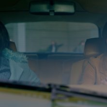 Bird Box: Sandra Bullock e Sarah Paulson in una scena del film