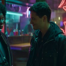 Nelle tue mani: Jules Benchetrit con Karidja Touré in una scena