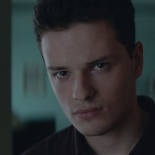 Nelle tue mani: un primo piano di Jules Benchetrit