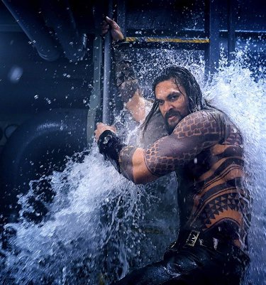 Aquaman: il protagonista Jason Momoa in una nuova foto