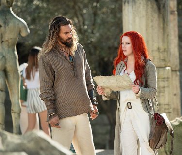 Aquaman: Amber Heard and Jason Momoa in photos from the film