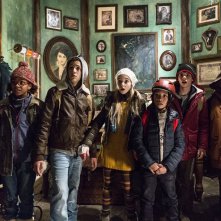 La befana vien di notte: i ragazzi scoprono che la loro maestra è la Befana