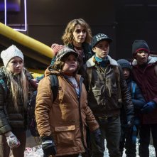 La befana vien di notte: i giovani membri del cast in una scena