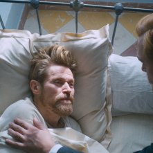 Van Gogh - Sulla soglia dell'eternità: Willem Dafoe in uno dei momenti del film
