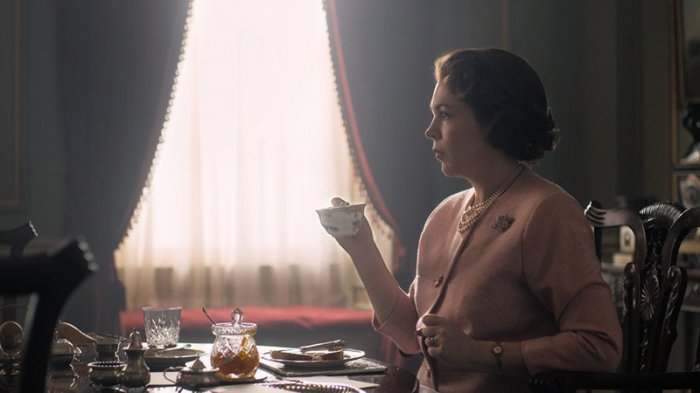 The Crown 3: Olivia Colman e Tobias Menzies nelle nuove foto