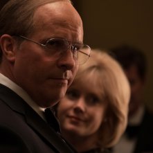 Vice - L'uomo nell'ombra: Christian Bale con Amy Adams in una scena