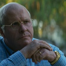 Vice - L'uomo nell'ombra: Christian Bale in una scena