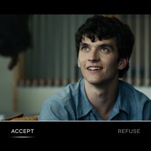 Black Mirror: Bandersnatch, Fionn Whitehead in un'immagine del film interattiva