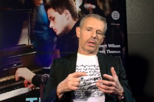 Nelle Tue Mani - Intervista Lambert Wilson e Jules Benchetrit