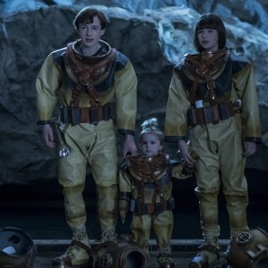 Una serie di sfortunati eventi:Malina Weissman, Louis Hynes, Presley Smith in una scena della terza stagione