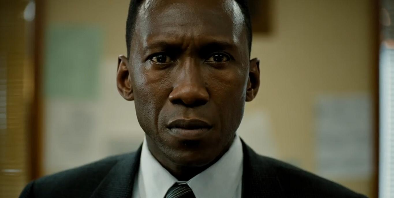 Primo piano di Mahershala Ali in True Detective