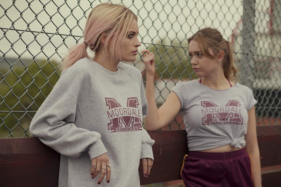 Sex Education Chi è Emma Mackey La Sosia Di Margot Robbie Nella Serie Netflix 5054