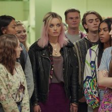 Sex Education: Emma Mackey in una scena della serie