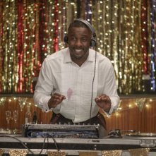 Turn Up Charlie: una foto di Idris Elba