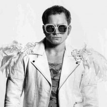 Rocketman: Taron Egerton è Elton John in una nuova foto del film