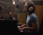 Rocketman: Taron Egerton trasformato in Elton John nelle nuove foto