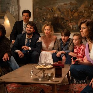 Attenti al gorilla: il cast in una scena del film