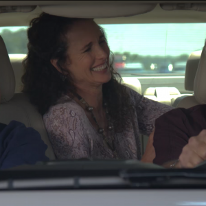 Un'ultima risata: Chevy Case, Richard Dreyfuss e Andie MacDowell in un momento del film