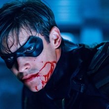 Titans: Brenton Thwaites in una scena della prima stagione