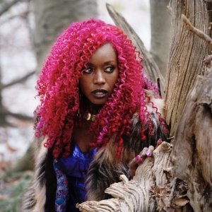 Titans: Anna Diop in una scena