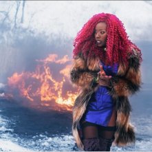 Titans: Anna Diop in una scena d'azione