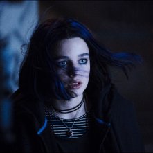 Titans: Teagan Croft  in una scena della prima stagione