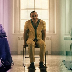 Glass: Samuel L. Jackson, Bruce Willis e James McAvoy in una scena del film