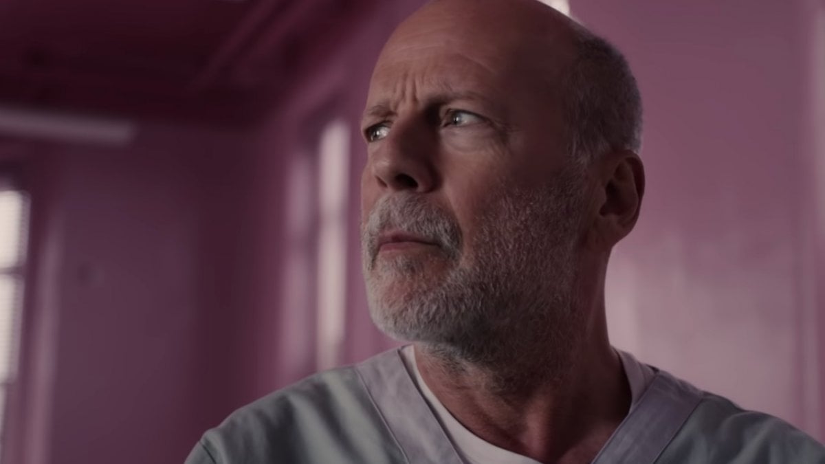 Bruce Willis aveva trovato modi creativi per lavorare nonostante la malattia, svela la moglie in un libro Bruce Willis aveva trovato modi creativi per lavorare nonostante la malattia, svela la moglie in un libro