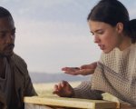 Io: il trailer del sci-fi con Anthony Mackie e Margaret Qualley, su Netflix dal 18 gennaio