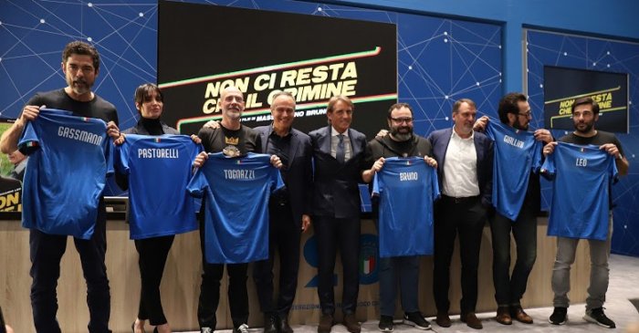 Non ci resta che il crimine: Massimiliano Bruno a spasso nel tempo con Gassmann, Giallini & co.