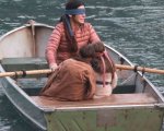 Bird Box Challenge: ecco le foto dell'incidente stradale 'causato' dal film!