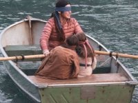 Bird Box Challenge: ecco le foto dell'incidente stradale 'causato' dal film!