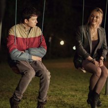 Sex Education: Emma Mackey con Asa Butterfeld