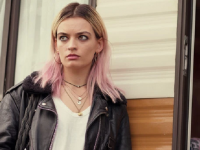 Sex Education: chi è Emma Mackey, la sosia di Margot Robbie nella serie Netflix