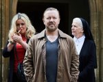 After Life: le foto della nuova serie con Ricky Gervais in arrivo su Netflix