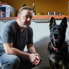 After Life: Ricky Gervais in una foto della serie Netflix