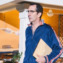 L'agenzia dei bugiardi: Paolo Calabresi in una scena