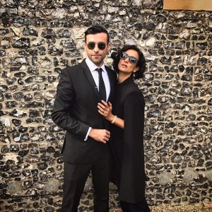 Close: Indira Varma, Huw Parmenter in una scena