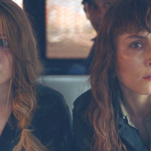 Close: Noomi Rapace, Sophie Nélisse in una scena