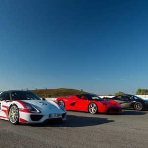 The Grand Tour: le tre 'Stelle' del circuito automobilistico, Ferari, Porsche 918 Spyder e la McLaren P1