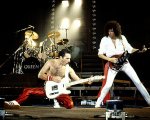 Bohemian Rhapsody: Brian May suona il celebre assolo nel backstage del film