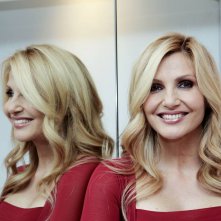 Una foto di Lorella Cuccarini allo specchio