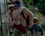 Bird Box: Netflix non taglierà le immagini di un treno realmente deragliato presenti nel film